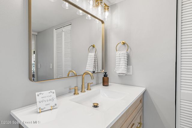 606 Seven Gables Circle SE, Palm Bay, FL 32909