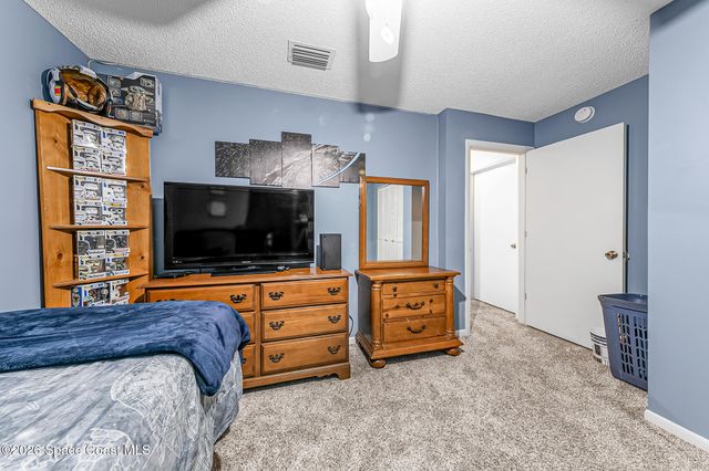 606 Seven Gables Circle SE, Palm Bay, FL 32909