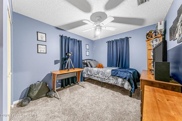 606 Seven Gables Circle SE, Palm Bay, FL 32909