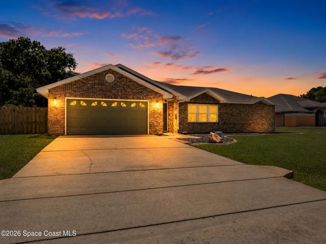 606 Seven Gables Circle SE, Palm Bay, FL 32909