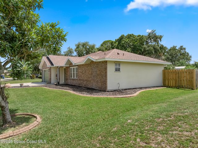 606 Seven Gables Circle SE, Palm Bay, FL 32909