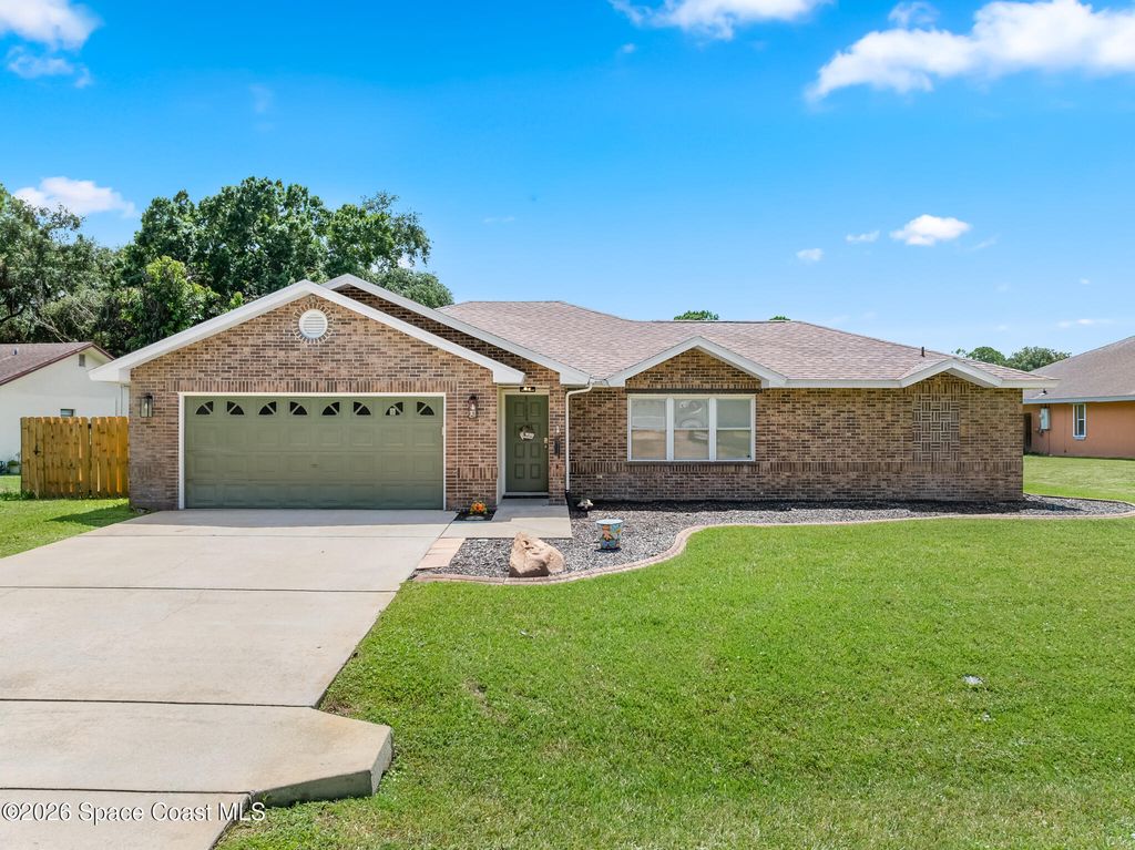 606 Seven Gables Circle SE, Palm Bay, FL 32909