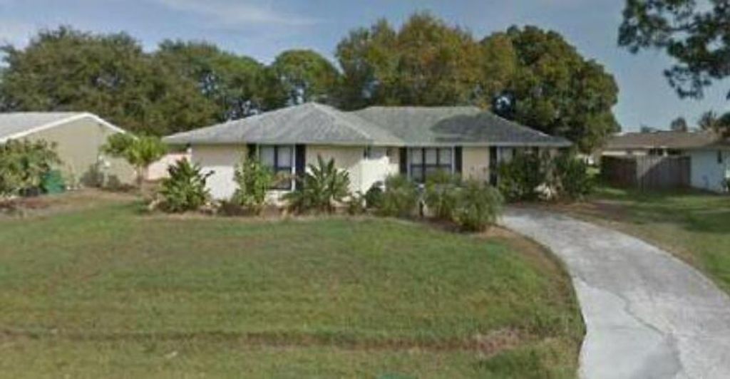 1731 SE Lorraine Street, Port St Lucie, FL 34953