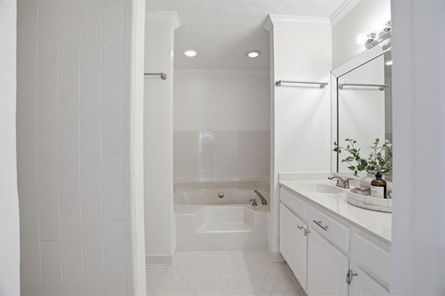 2600 Holcomb Springs Drive, Alpharetta, GA 30022