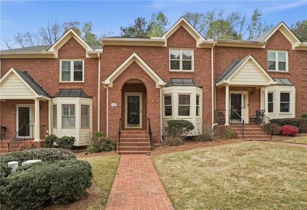 2600 Holcomb Springs Drive, Alpharetta, GA 30022