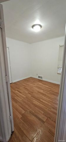 7240 Rockdale, Redford, MI 48239