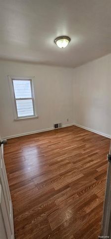 7240 Rockdale, Redford, MI 48239