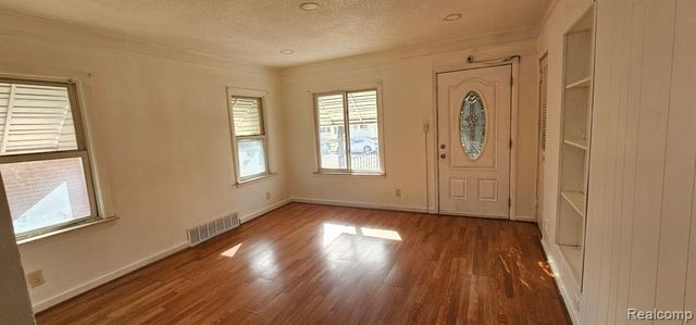 7240 Rockdale, Redford, MI 48239