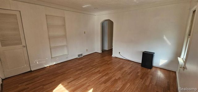 7240 Rockdale, Redford, MI 48239