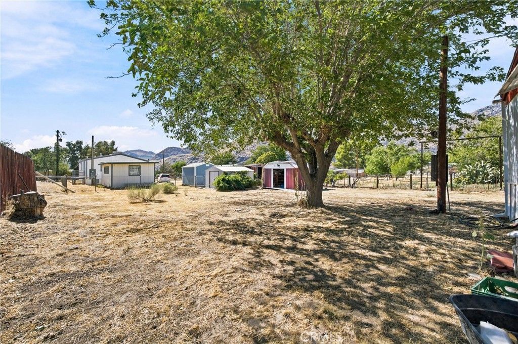 Image 30 of property listing at 8039 Harmony Lane, Onyx, CA 93255