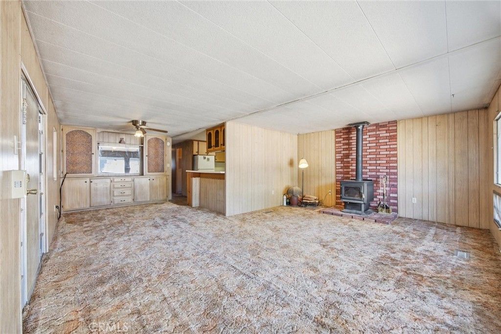 Image 4 of property listing at 8039 Harmony Lane, Onyx, CA 93255