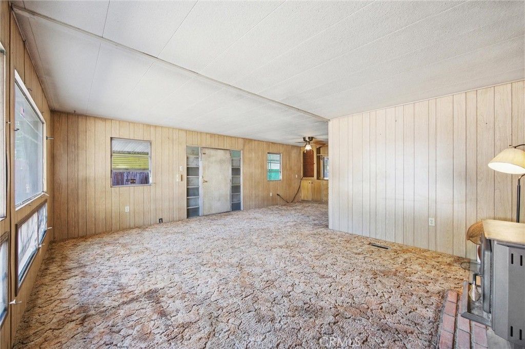 Image 8 of property listing at 8039 Harmony Lane, Onyx, CA 93255