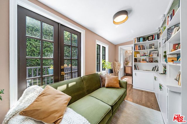 6626 Cahuenga Terrace, Los Angeles, CA 90068