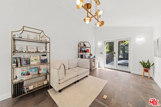 6626 Cahuenga Terrace, Los Angeles, CA 90068