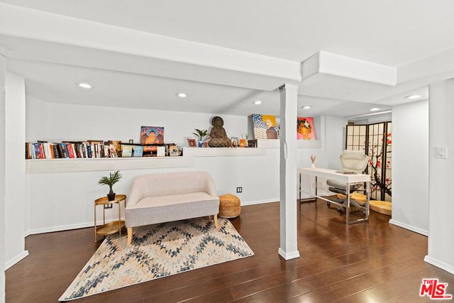 6626 Cahuenga Terrace, Los Angeles, CA 90068