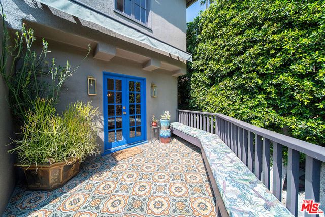 6626 Cahuenga Terrace, Los Angeles, CA 90068
