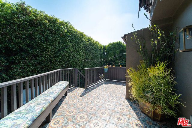 6626 Cahuenga Terrace, Los Angeles, CA 90068