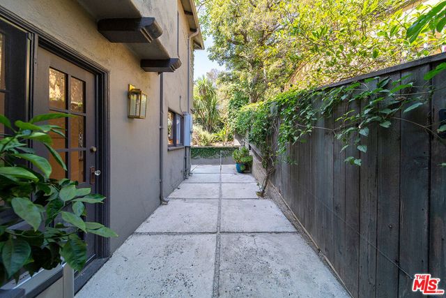 6626 Cahuenga Terrace, Los Angeles, CA 90068