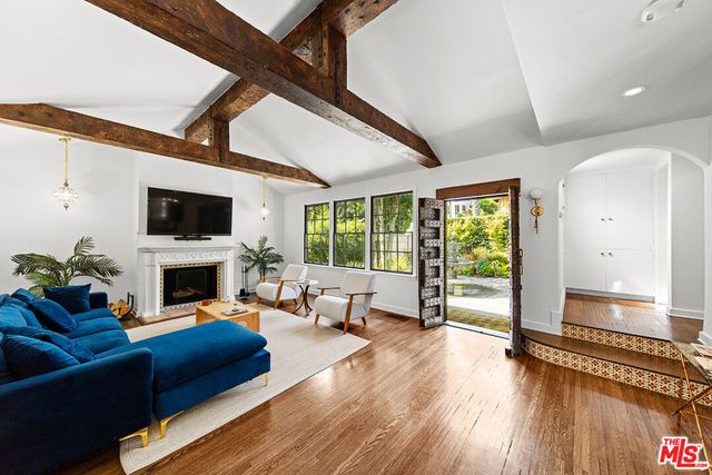 6626 Cahuenga Terrace, Los Angeles, CA 90068