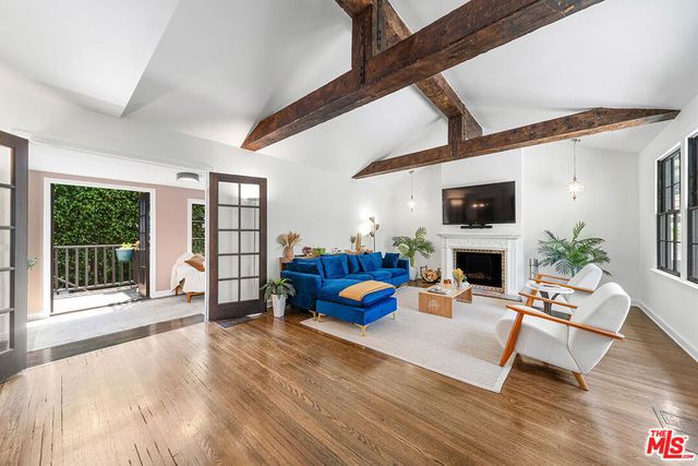 6626 Cahuenga Terrace, Los Angeles, CA 90068