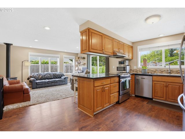 1155 Se 36TH St, Troutdale, OR 97060