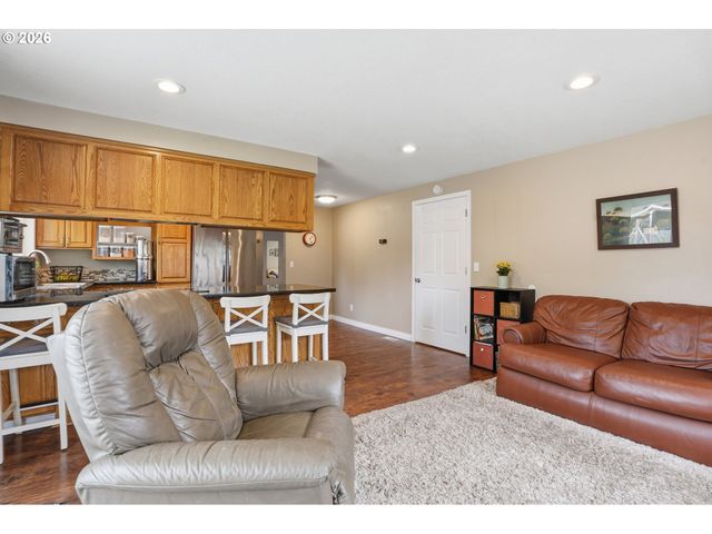 1155 Se 36TH St, Troutdale, OR 97060