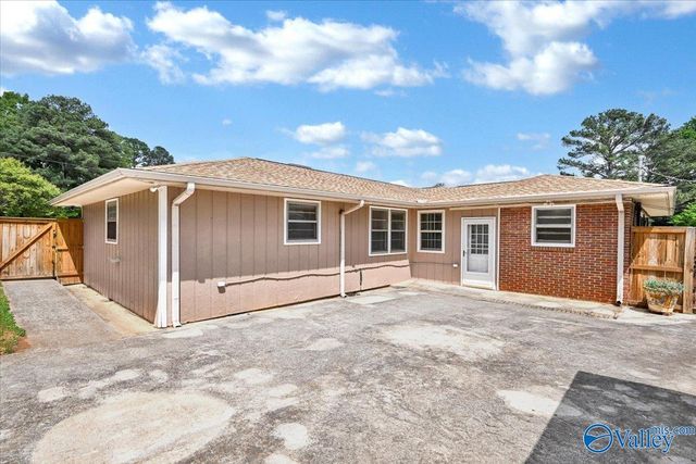 1119 Retlaw Street NW, Huntsville, AL 35816