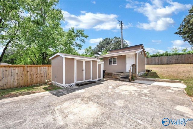 1119 Retlaw Street NW, Huntsville, AL 35816