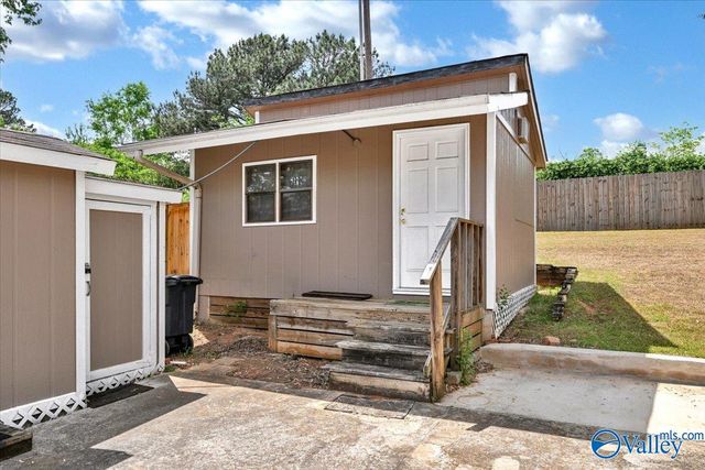 1119 Retlaw Street NW, Huntsville, AL 35816