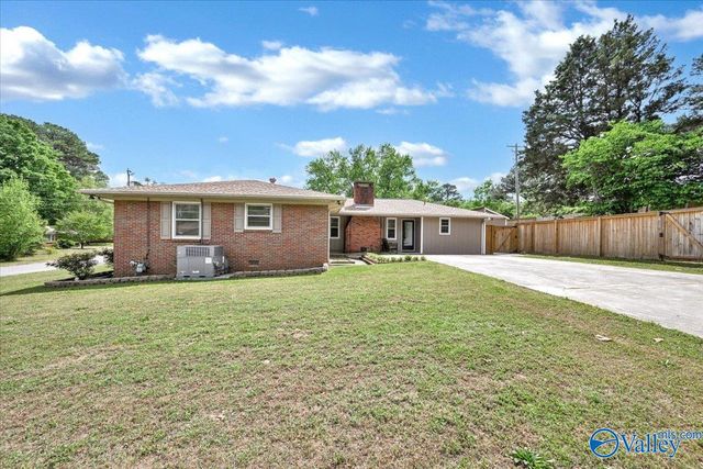 1119 Retlaw Street NW, Huntsville, AL 35816