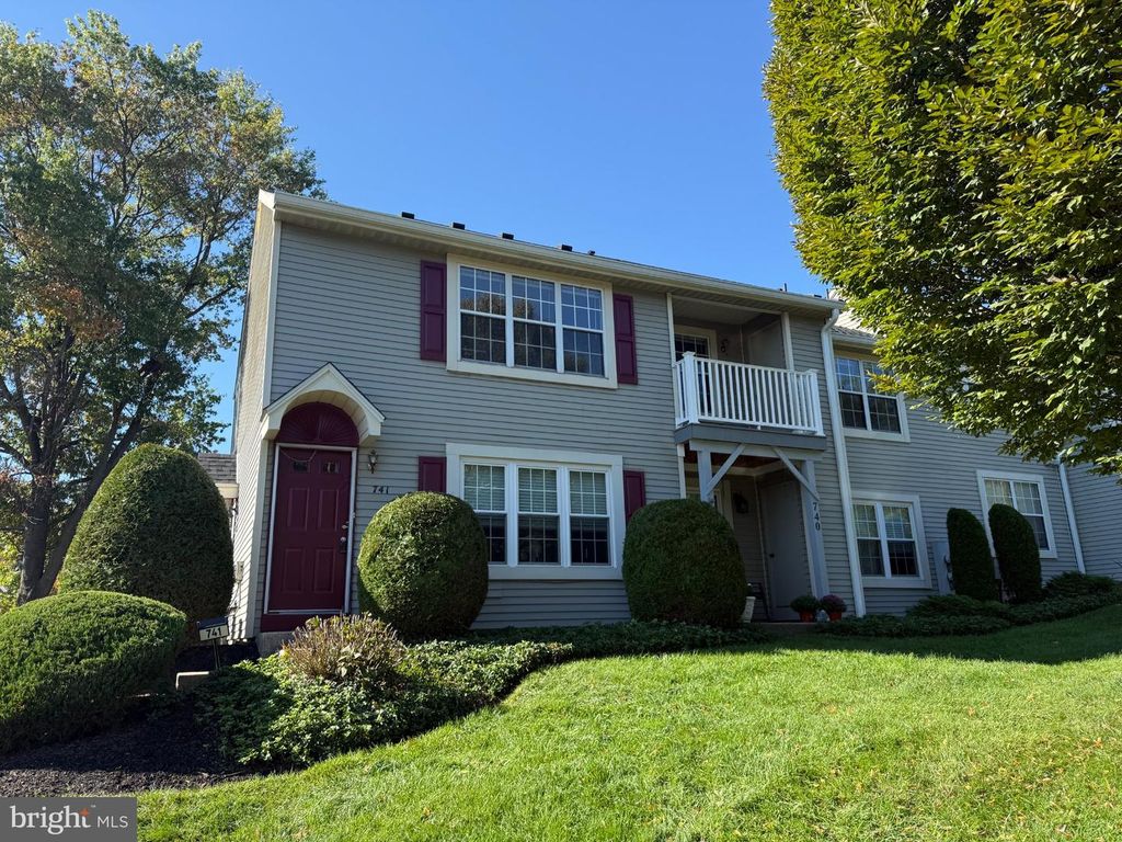741 SPARROW LN #A2, LANGHORNE, PA 19047 — exterior