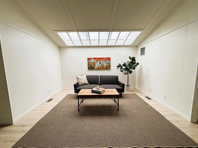 391 Millpond Drive, San Jose, CA 95125