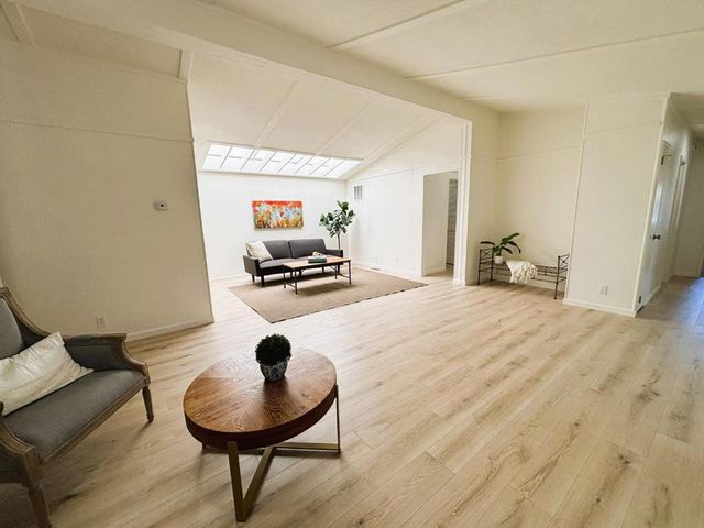 391 Millpond Drive, San Jose, CA 95125