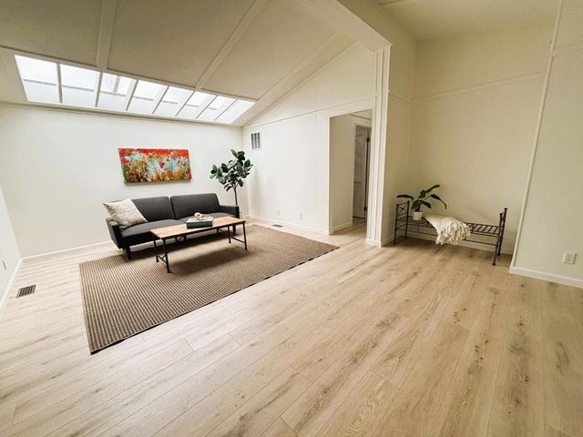 391 Millpond Drive, San Jose, CA 95125