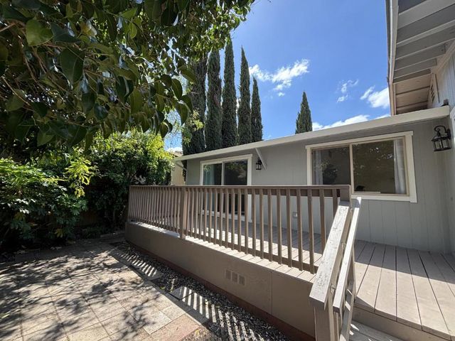 391 Millpond Drive, San Jose, CA 95125