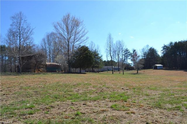 599 Nc Highway 770, Mayodan, NC 27027