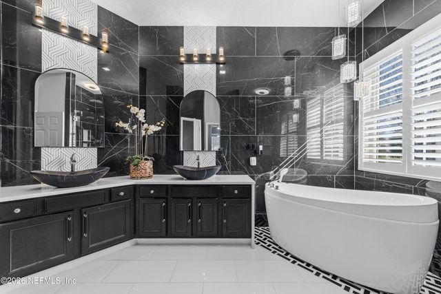 1123 GREEN PINE Circle, Orange Park, FL 32065