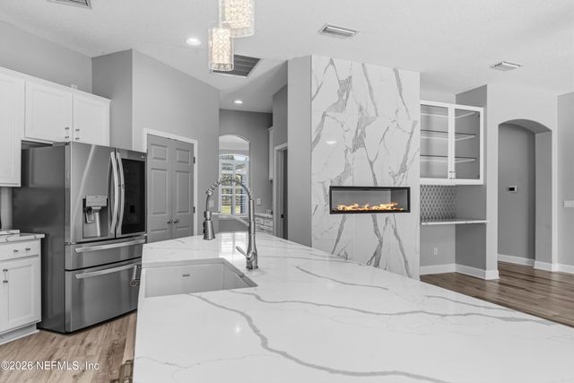 1123 GREEN PINE Circle, Orange Park, FL 32065