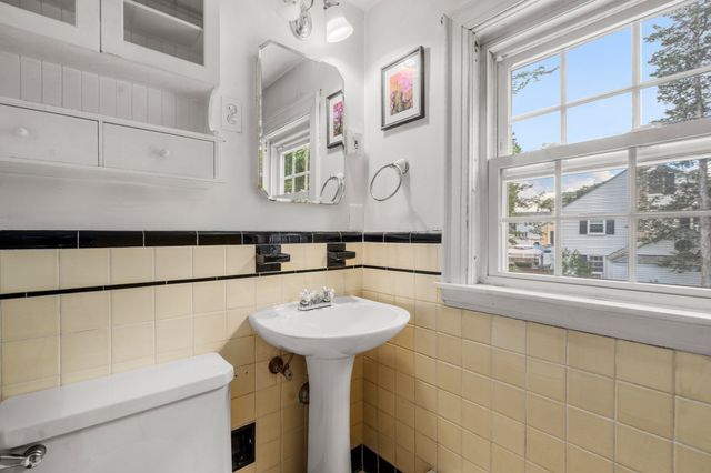 515 Lake Avenue, Worcester, MA 01604