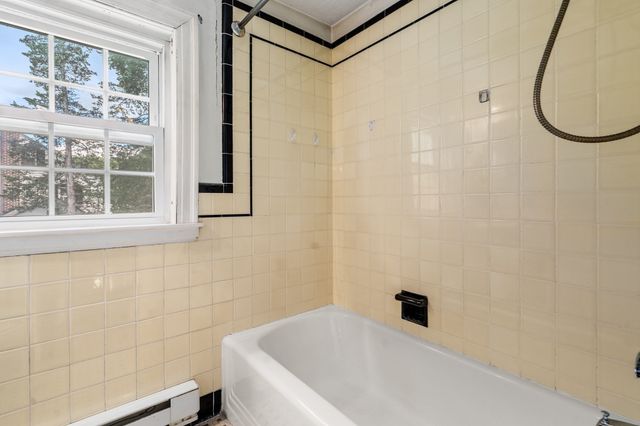 515 Lake Avenue, Worcester, MA 01604
