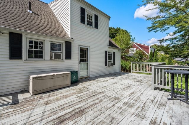 515 Lake Avenue, Worcester, MA 01604