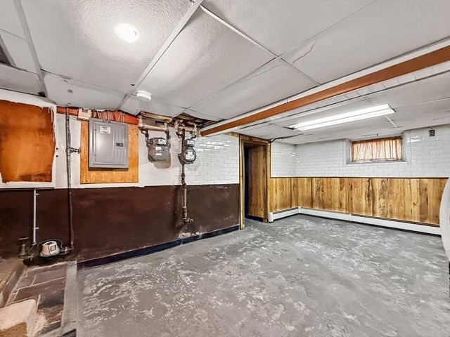 42 Genesee St, Revere, MA 02151