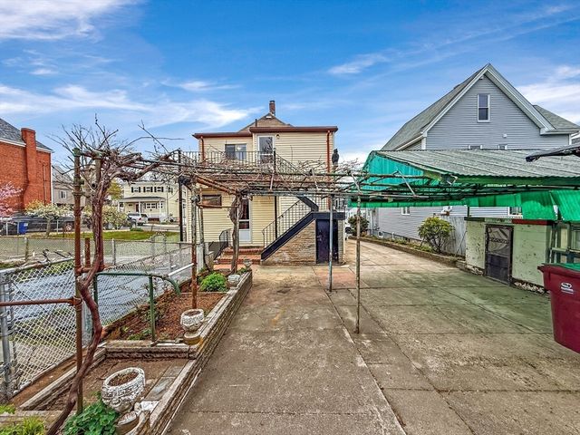 42 Genesee St, Revere, MA 02151