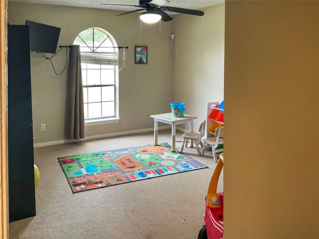 113 Flag Drive E, Lake Jackson, TX 77566