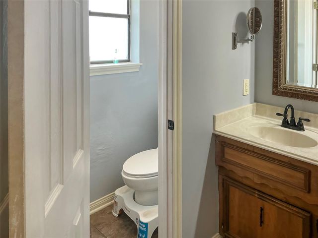 113 Flag Drive E, Lake Jackson, TX 77566