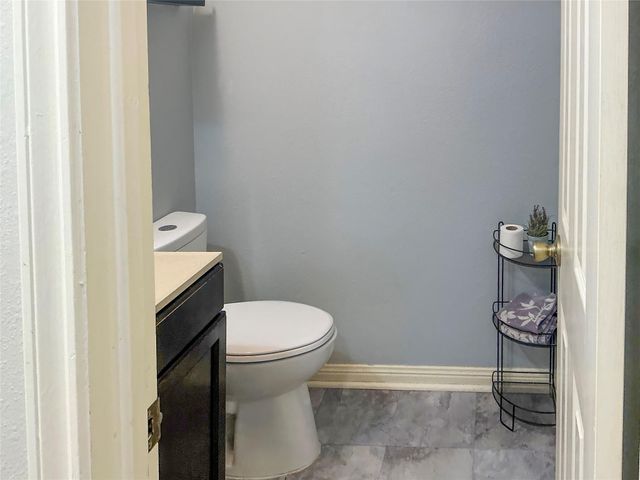 113 Flag Drive E, Lake Jackson, TX 77566