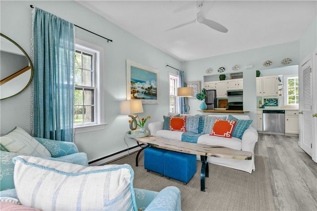 97 Narragansett Avenue C4, Newport, RI 02840