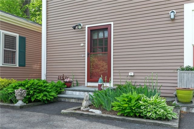 97 Narragansett Avenue C4, Newport, RI 02840