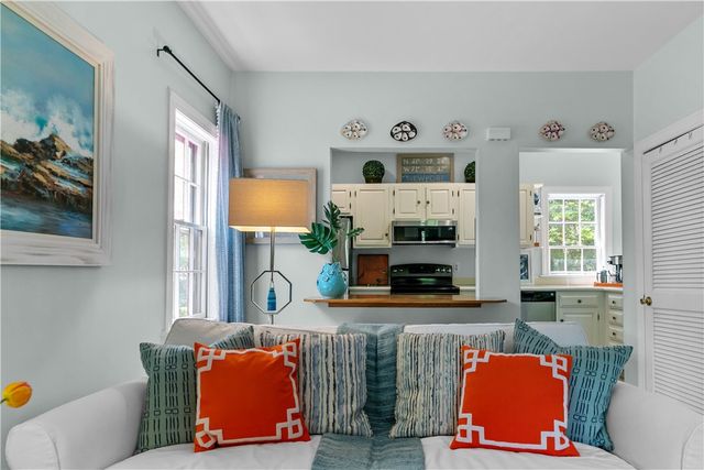 97 Narragansett Avenue C4, Newport, RI 02840
