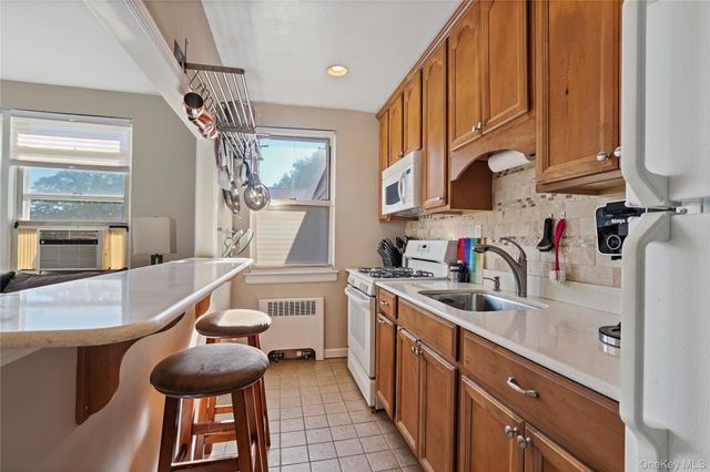 6 Bryant Crescent 2F, White Plains, NY 10605